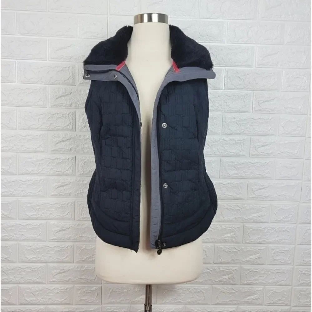 Nike quilted fur vest black size M🖤